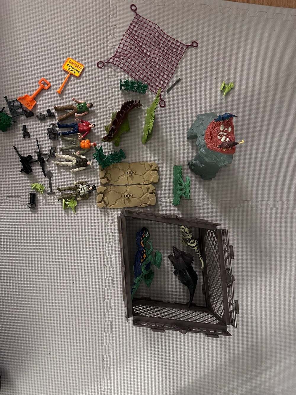 Jurassic World Dinosaur Adventure Playset with Action Figures, Dinosaurs, Cage,